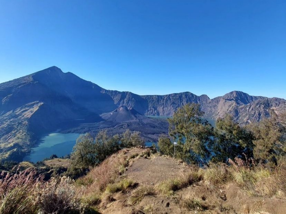 2D-1N Hiking Rinjani To Crater Rim Senaru